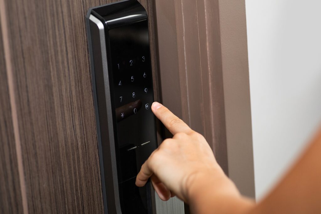 How Showings Management Platforms Work With Smart Locks and Cameras
